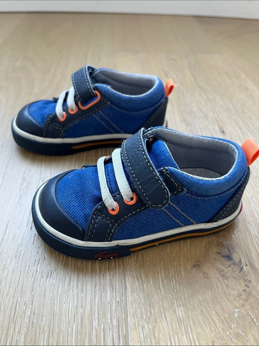 See Kai Run Navy Blue & Orange Toddler Sneakers - size 5